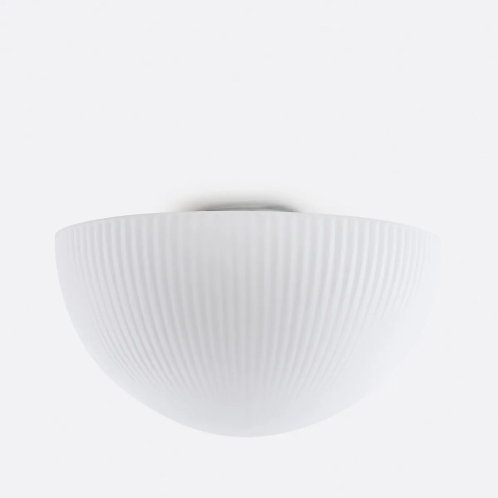 Plafondlamp of wandlamp, in gestreept opaline glas, diameter 33 cm, Loulou