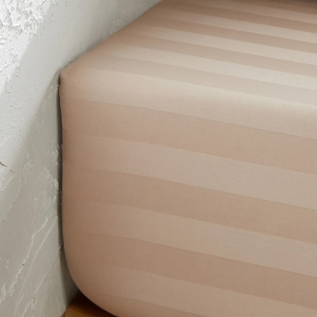 Hoeslaken van 118 draden gewassen katoensatijn, Victor gestreept