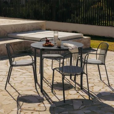 Ronde Tafelset Ø110 Cm In Aluminium Elton En 4 Tuinstoelen Met Armleuningen In Staal Anerina Grijs – Grafiet - Sklum