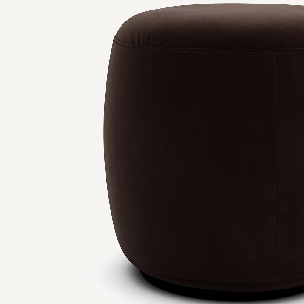 Poef van fluweel, Rosebury, ontwerp door Emmanuel Gallina