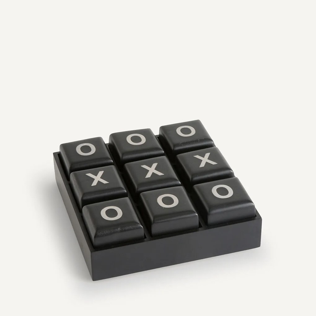 Spel tic tac toe in gebeitst mangohout, Morpha