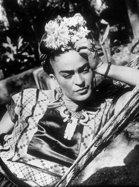 Kunstfotografie Mexican Painter Frida Kahlo  in A Hammock, 1948, (30 x 40 cm)