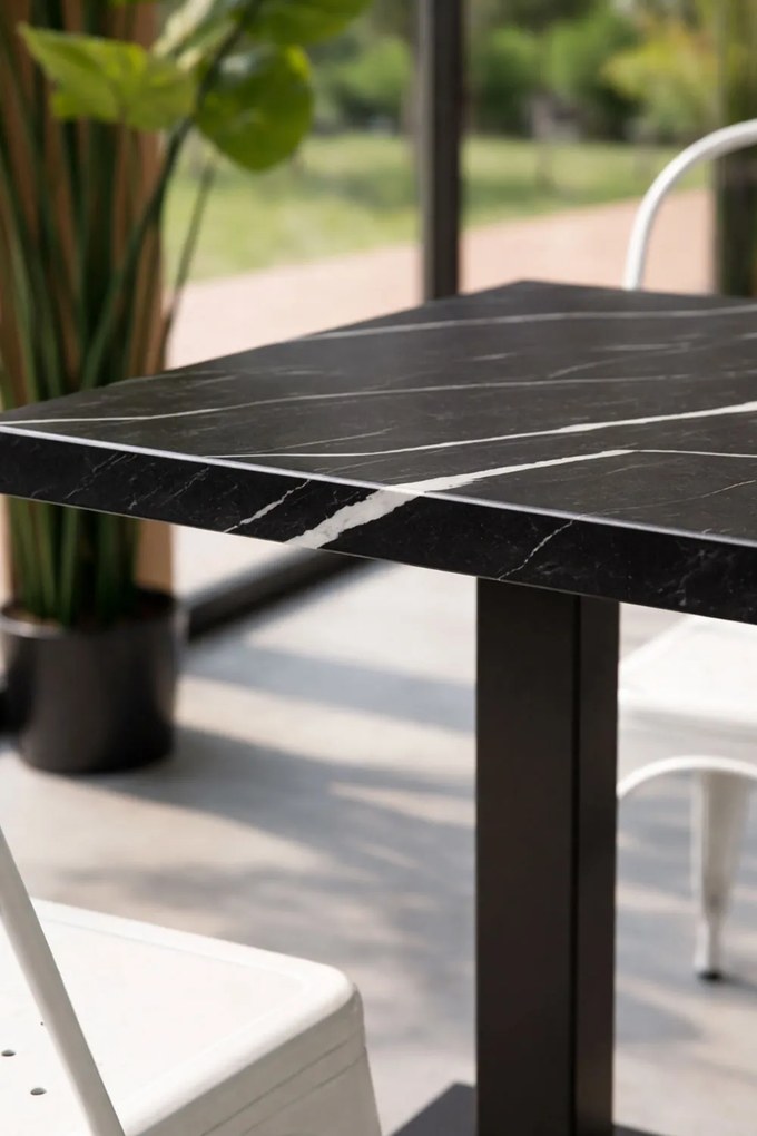 Kuat Zwart 70 cm tafel