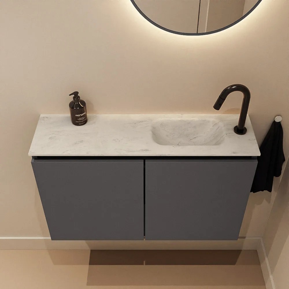 Mondiaz Ture DLux toiletmeubel 80cm dark grey met wastafel opalo rechts met kraangat