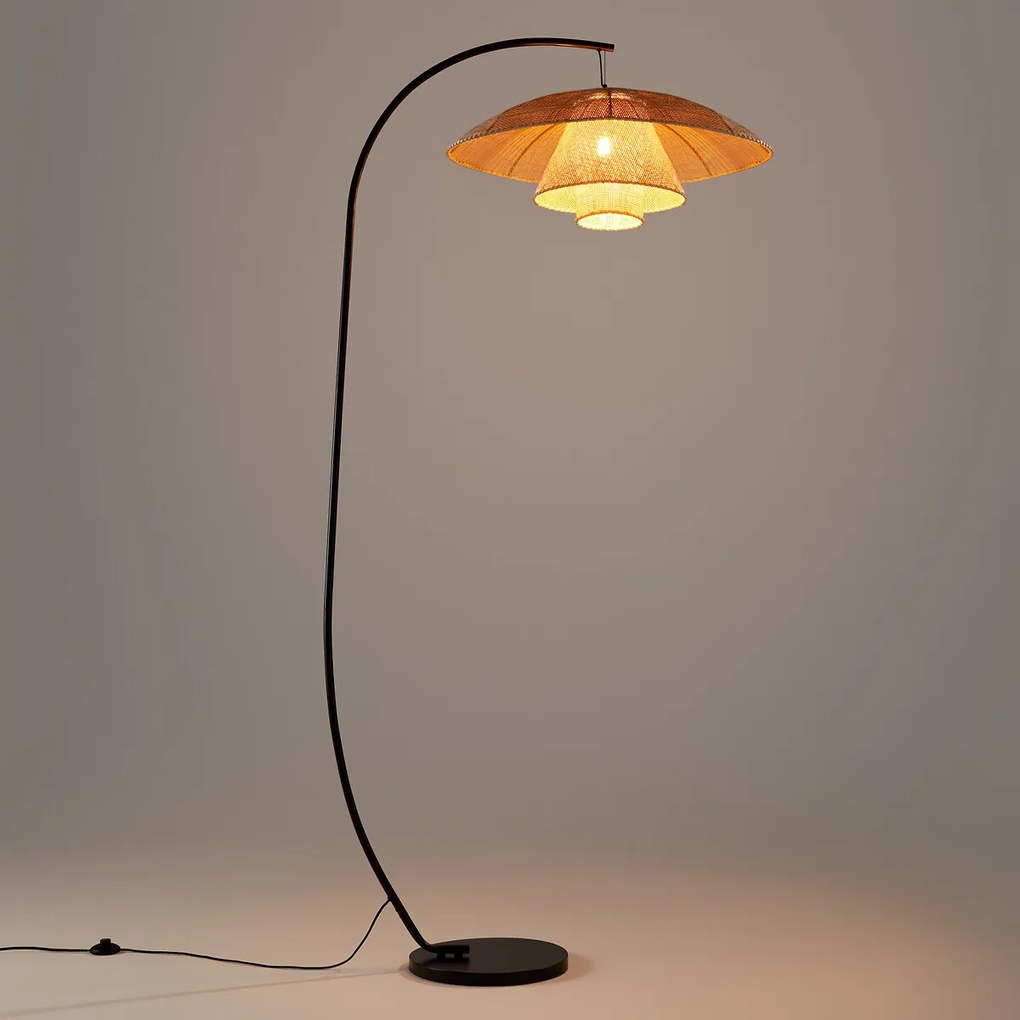 Boogvormige staande lamp in staal en rotan, Lola