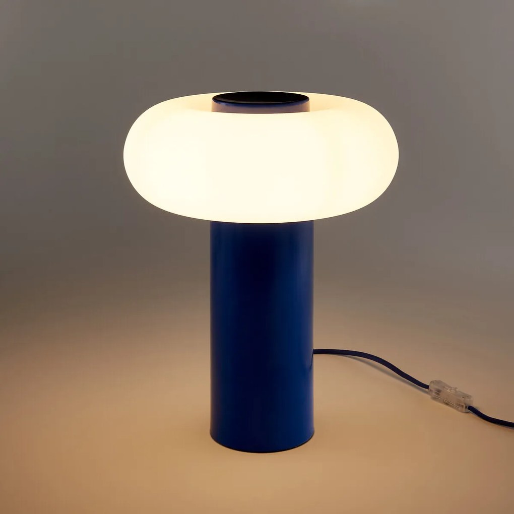 Lamp in ijzermetaal en opaline, Omer