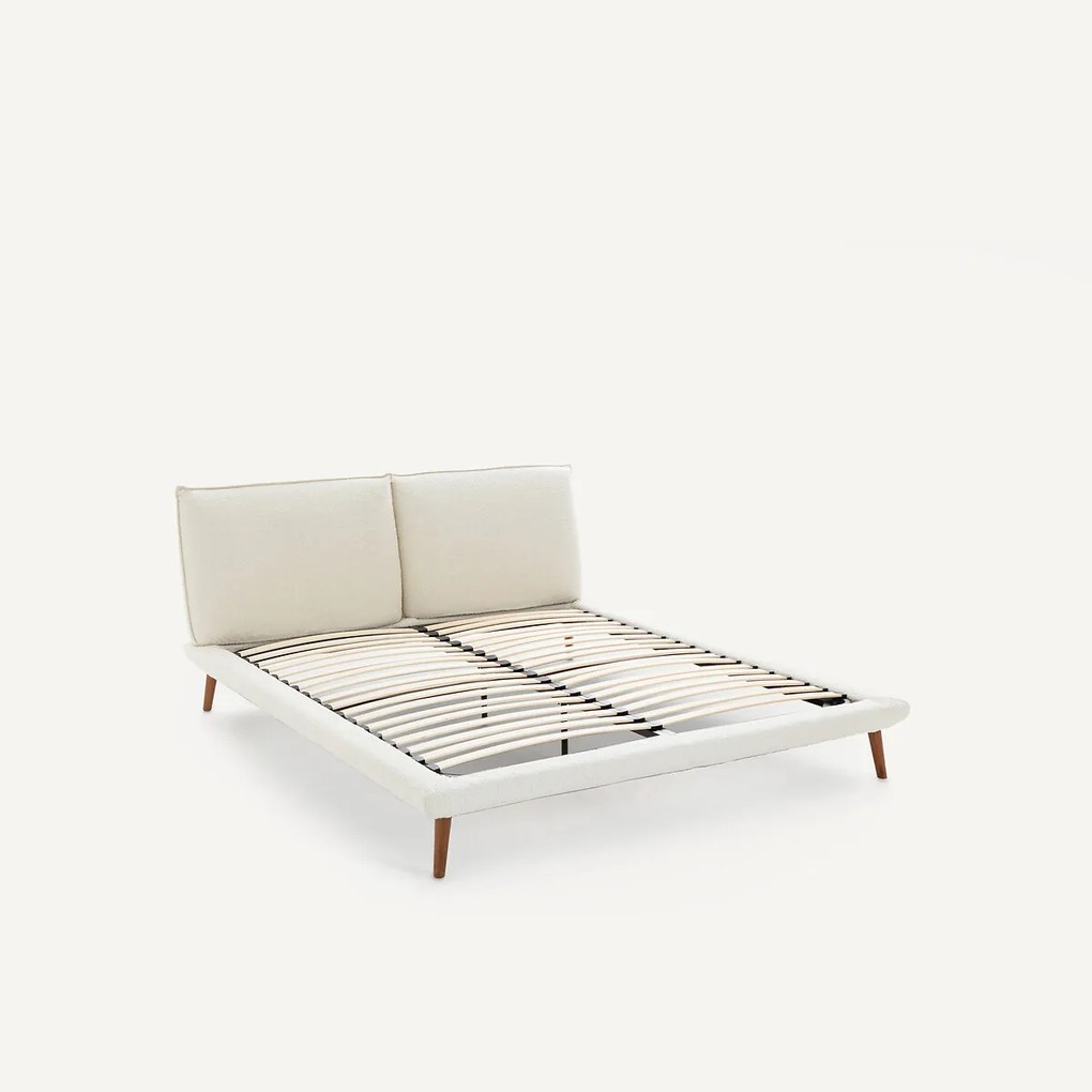 Bed in bouclette + bedbodem, Aurore design E. Gallina