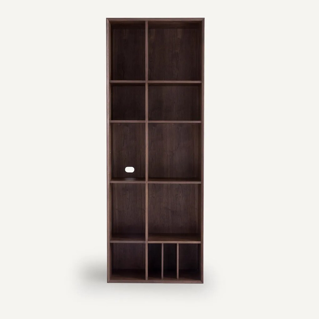 Boekenkast van notenhoutfineer, Mikube