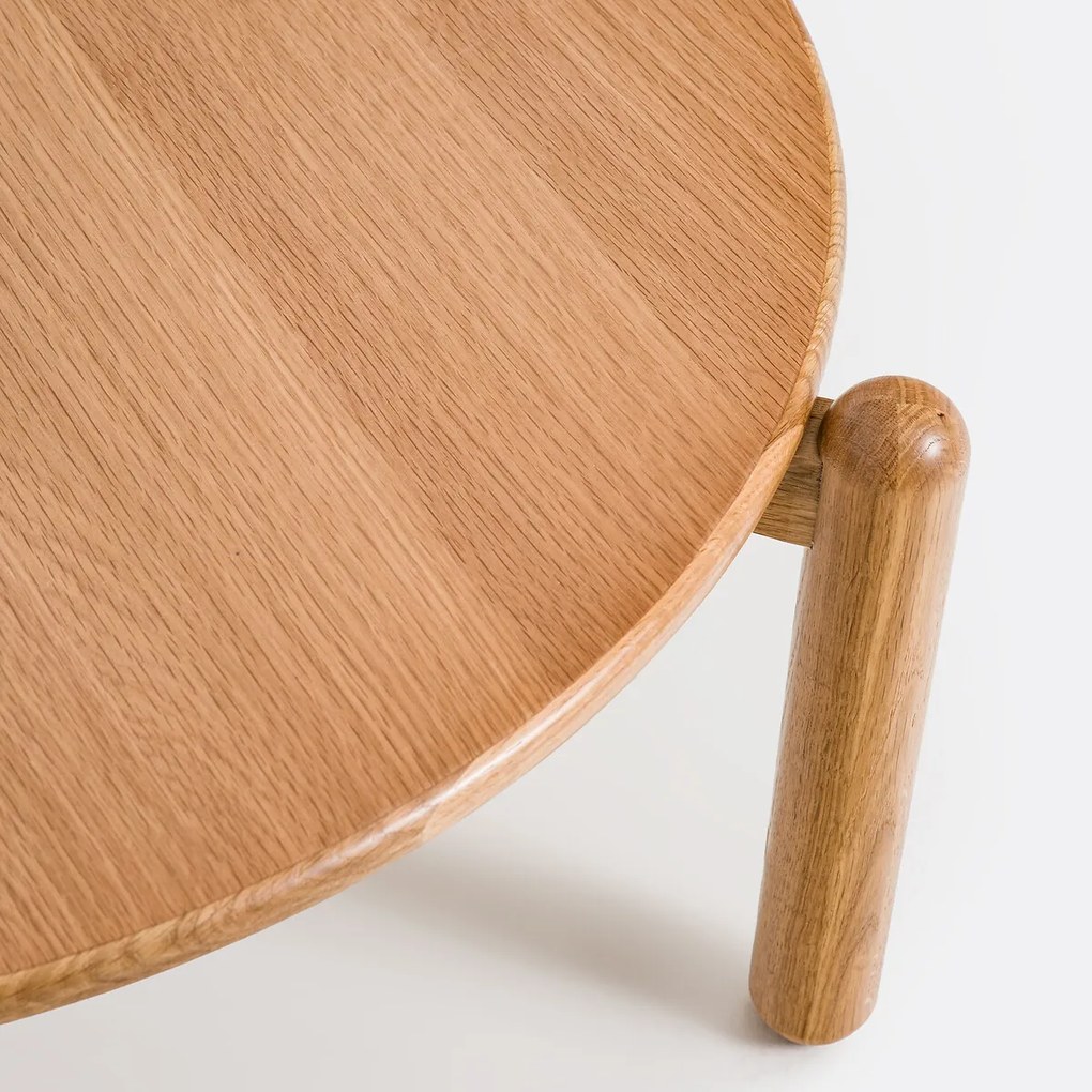 Ronde salontafel, massief eiken en eikenfineer, diameter 84 cm, COLOQUO