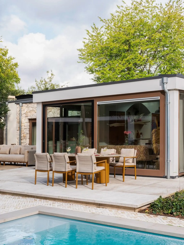 4 Seasons Outdoor Safina tuinset amber met Colorado tafel met keramisch blad 240 x 105 cm SALE Tuinset beige weerbestendig