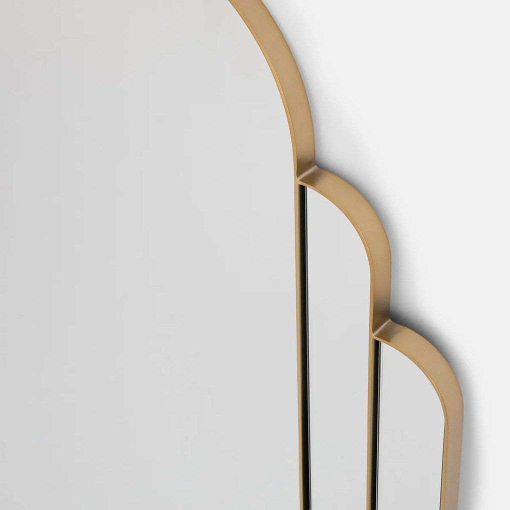 Wandspiegel, gemessingd ijzer, lengte 72 x hoogte 80 cm, ARCIA