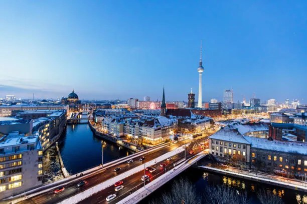 Foto Aerial view of Berlin illuminated skyline, Alexander Spatari
