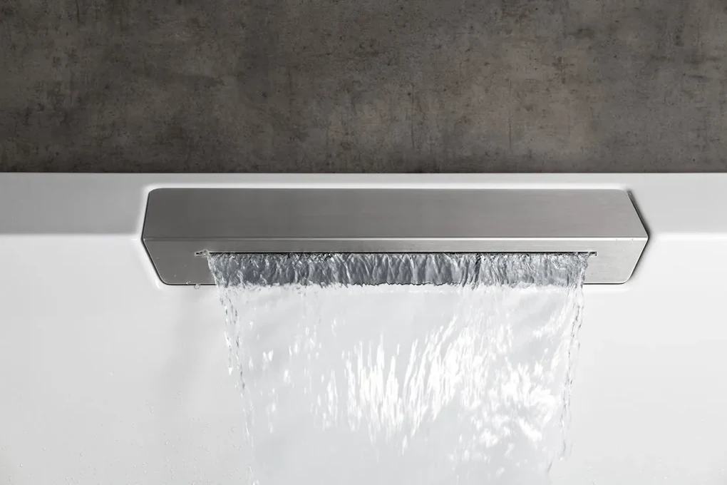Polysan Monolith Cascata links half vrijstaand bad met zwarte waterval uitloop 180x80cm