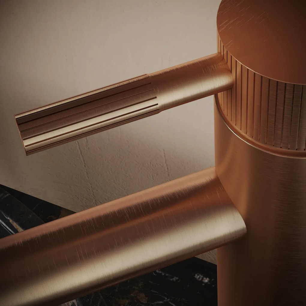 Saniclear Copper Stripes verhoogde wastafelkraan geborsteld koper
