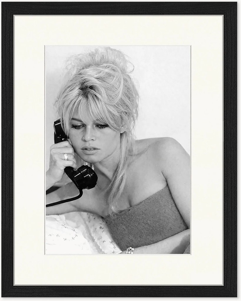 Ingelijste foto Brigitte on The Phone, handgemaakt