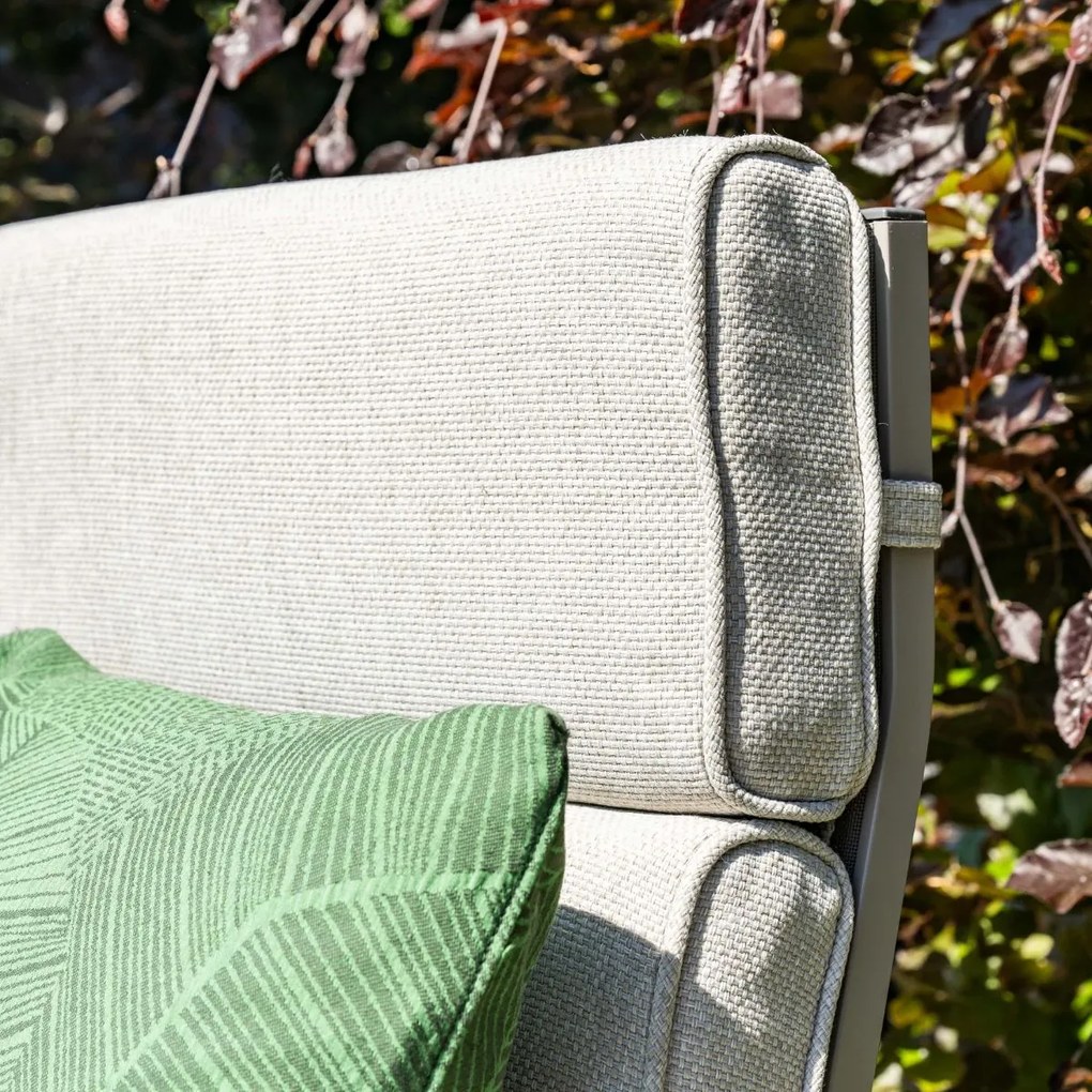 Garden Impressions Lora loungestoelen taupe - Lucas bijzettafel Ø50 cm