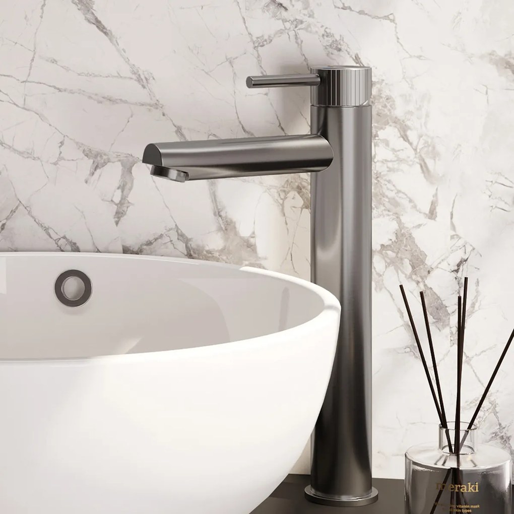 Brauer Stripe verhoogde wastafelkraan model A met ColdStart RVS geborsteld PVD