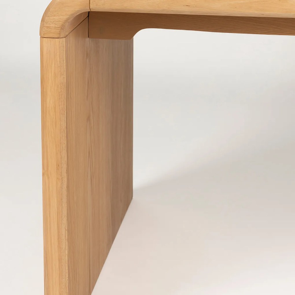 Zuiver Brave Design Eettafel Gebogen Eiken - 160 X 80cm.