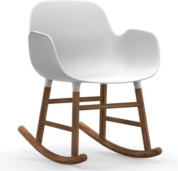 Normann Copenhagen Form Rocking Armchair schommelstoel met walnoten onderstel wit
