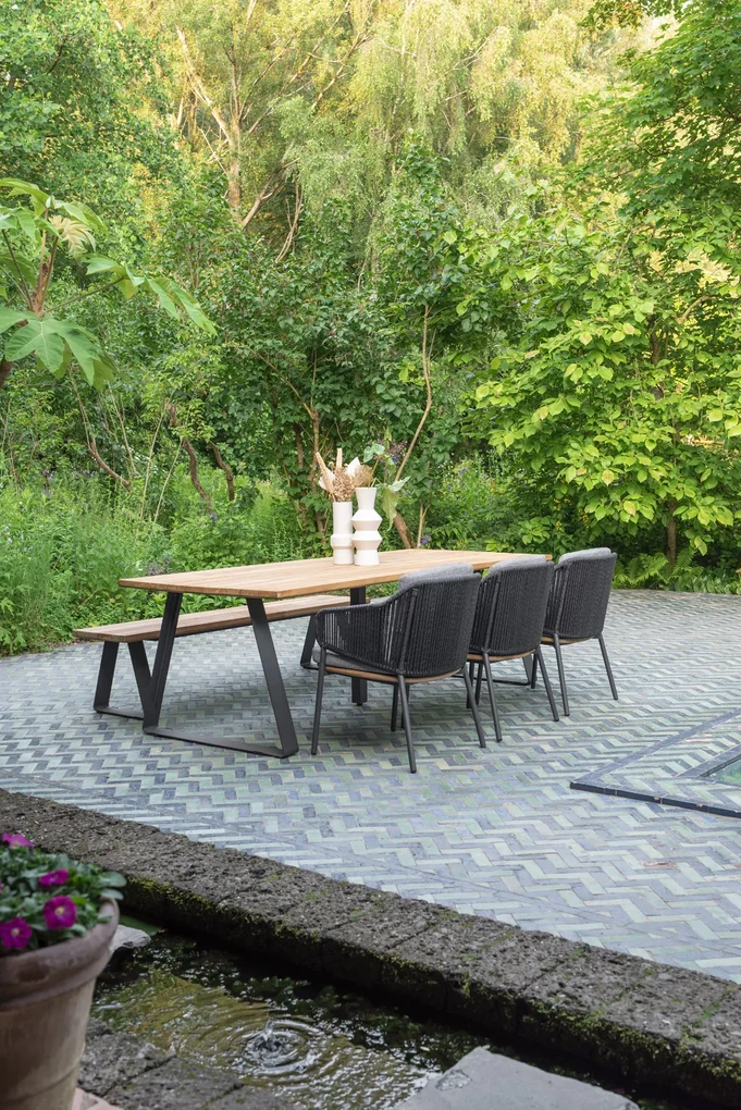 4 Seasons Outdoor Ravello tuinset met Basso tafel en bank Tuinset houtkleur weerbestendig