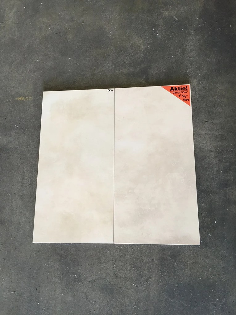 Vloertegel 30x60 Cm Betonlook Beige DC24 - Restpartij Nog 5,04 M2 Op Voorraad