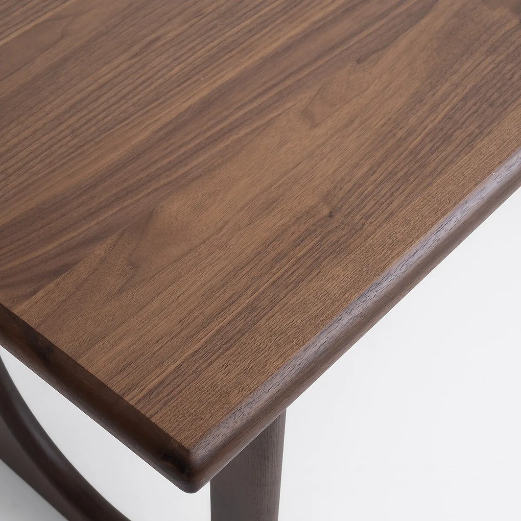 XL bureau in massief essen met walnootfineer, 2 lades, DOUVE