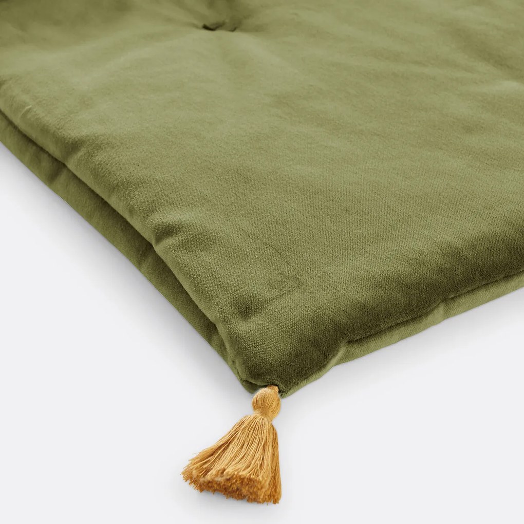 Zitmatras in fluweel, Velvet