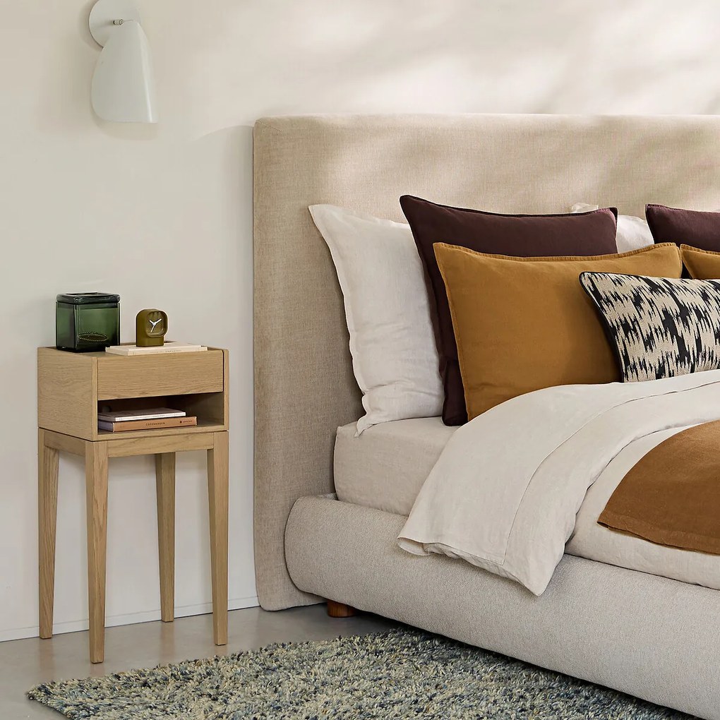 Nachtkastje, massief eiken en fineer, NIZOU, ontwerp Emmanuel Gallina