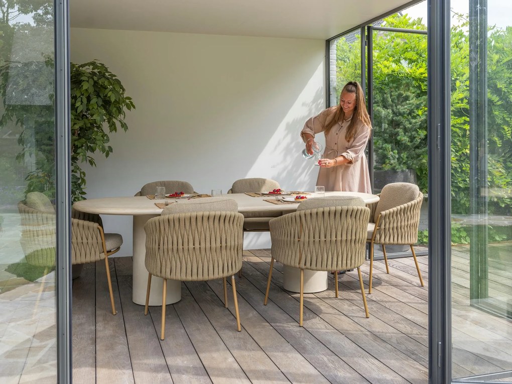 4 Seasons Outdoor Molina tuinset amber met Hampton tafel 240 cm Tuinset beige weerbestendig