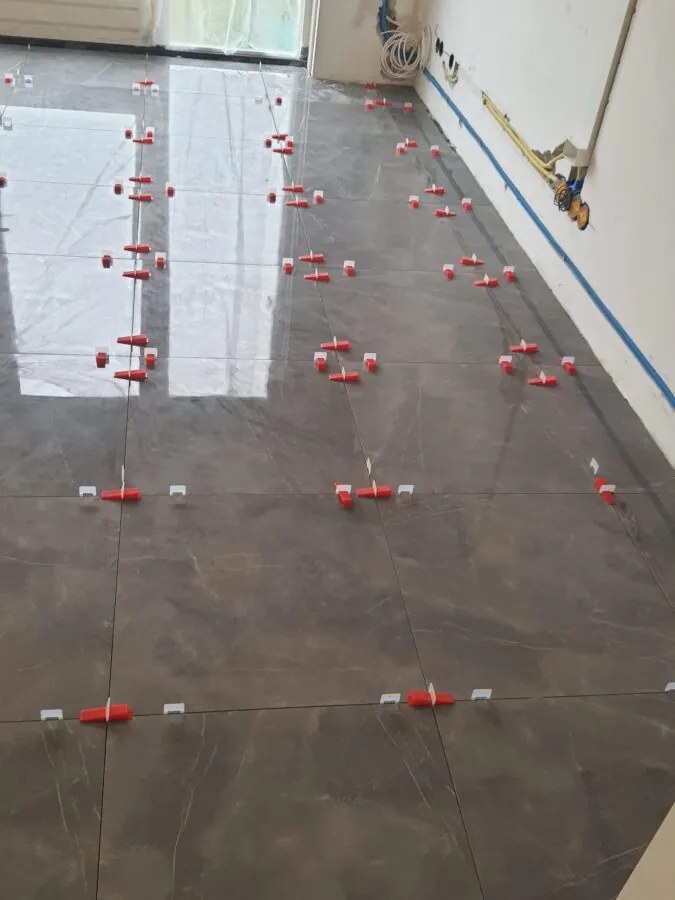 Hoogglans Vloertegel 60x60 Cm Arma Grijs Marmerlook NR43