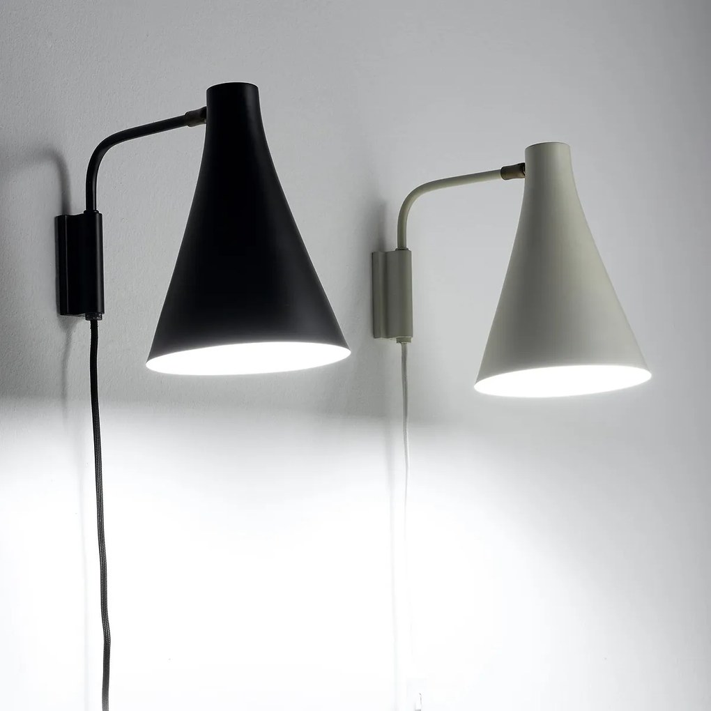 Scharnierende metalen wandlamp, Jameson