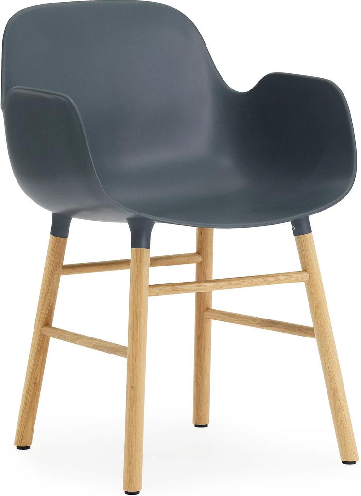 Normann Copenhagen Form Armchair stoel met eiken onderstel blauw