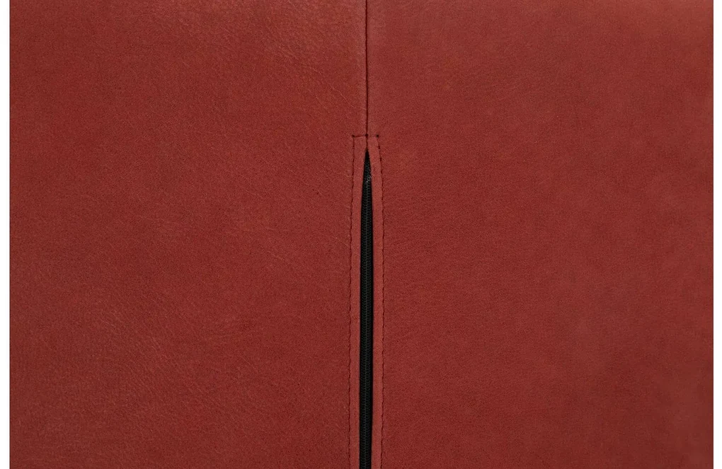 Goossens Excellent Eetkamerstoel Leogang rood leer met armleuning en met wielen, elegant chic
