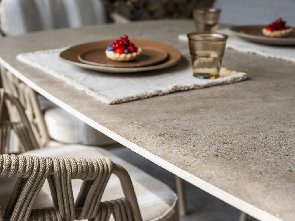 4 Seasons Outdoor Beverly tuinset met Prado tafel 240 cm LoungestoelTuinstoel beige weerbestendig