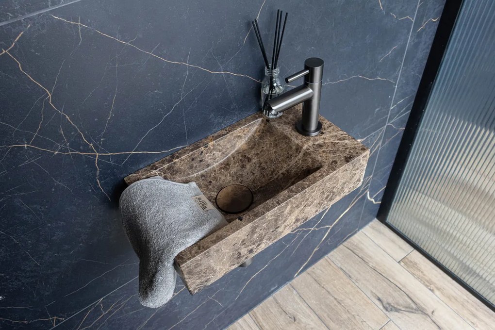 Saniclear Dark Emperador fonteinset met rechte kraan in gunmetal