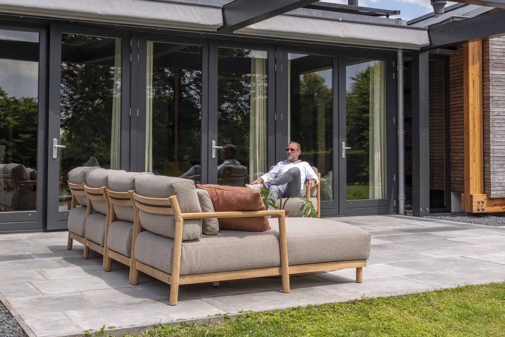 4 Seasons Outdoor Marie chaise loungeset teak met loungestoel en Finn tafels  Loungeset    taupe weerbestendig