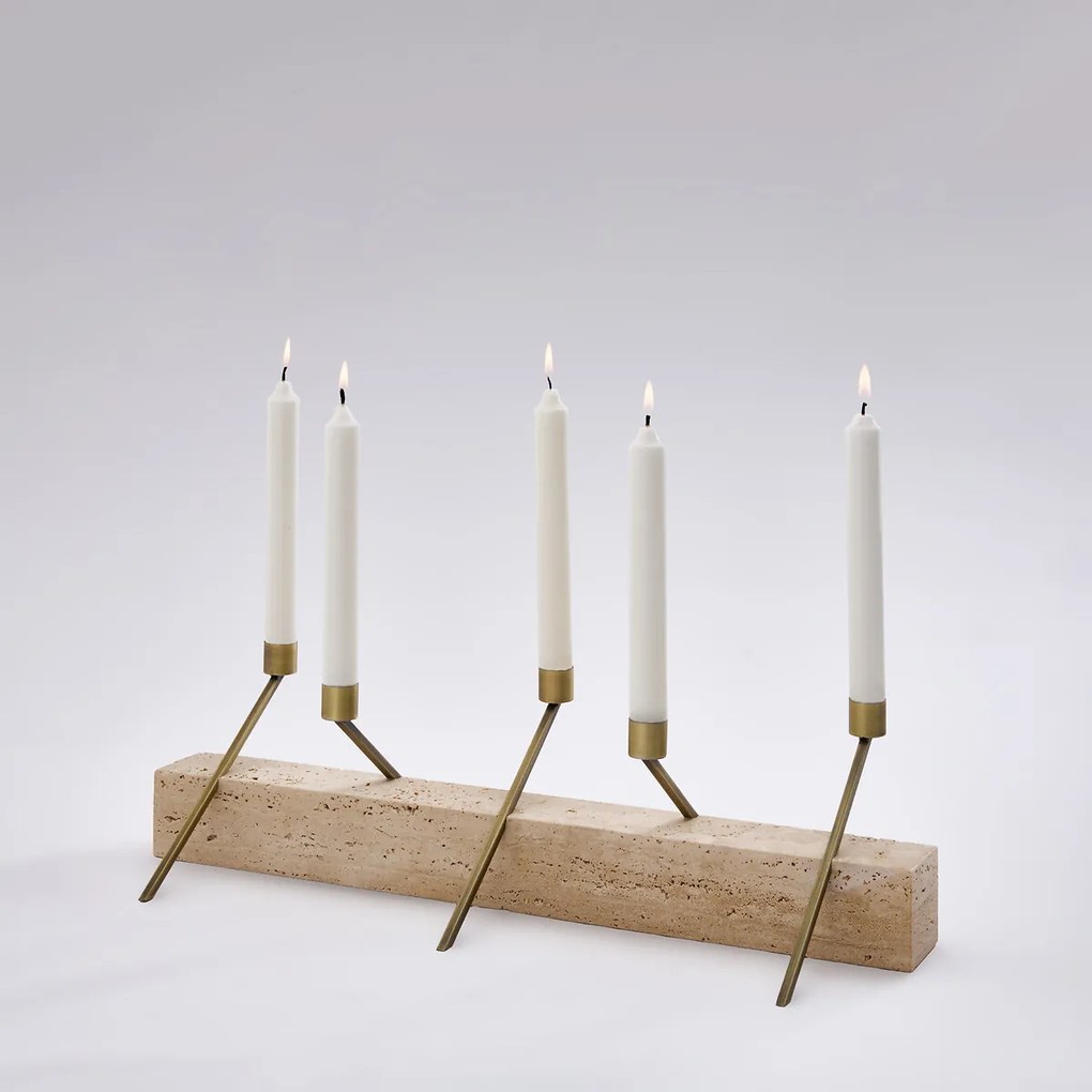 Travertijnen kandelaar, hoogte 21,3 cm, SEBASTIANO
