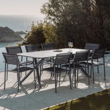 Set Van Rechthoekige Tafel 200x95 Cm In Brinela Aluminium En 8 Stapelbare Tuinstoelen Met Armleuningen In Olenia Aluminium Grijs – Grafiet - Sklum