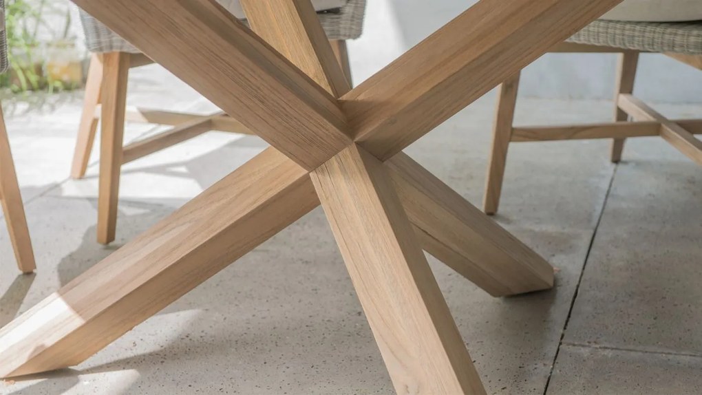 4 Seasons Outdoor Lisboa diningset met Louvre tafel Ø 160 cm Tuinset houtkleur weerbestendig