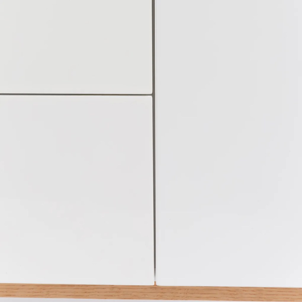 Zuiver High On Wood Hoogglans Dressoir Eiken 160 Cm - 160x40x71.5cm.