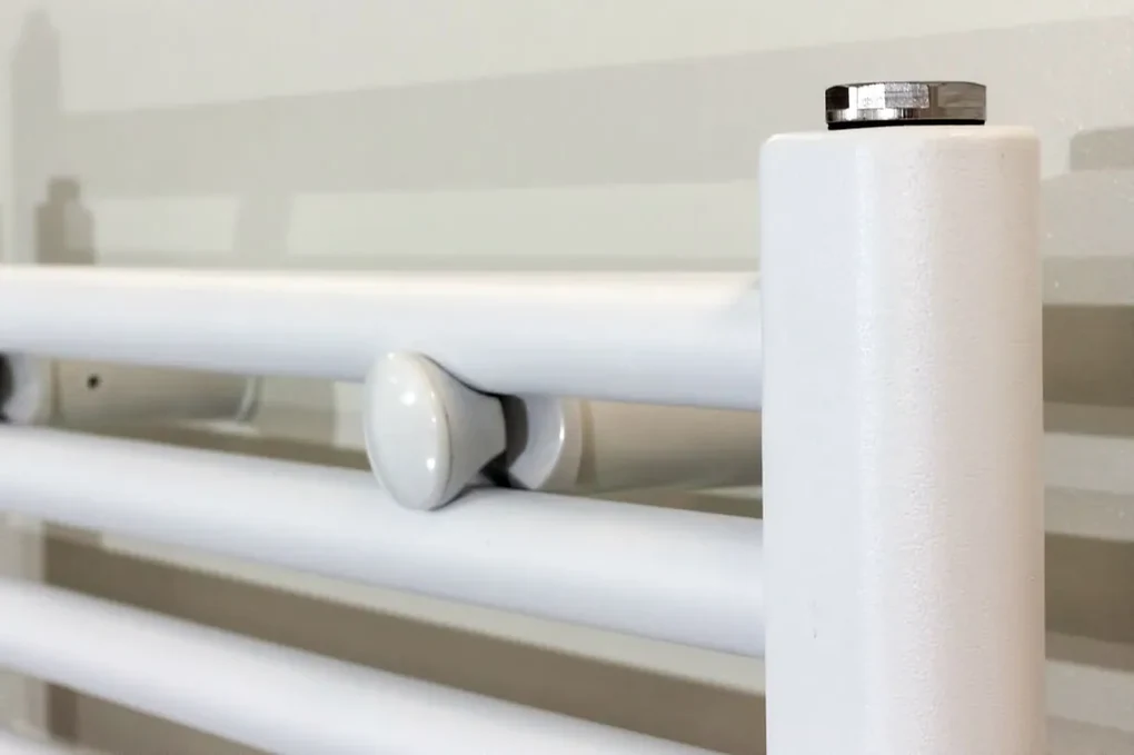 Sanigoods Base handdoek radiator 120x60 616 watt MO aansluiting mat wit