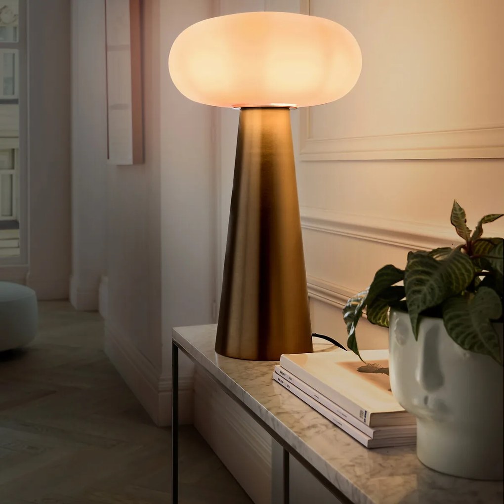 Lamp in opaline, Faith