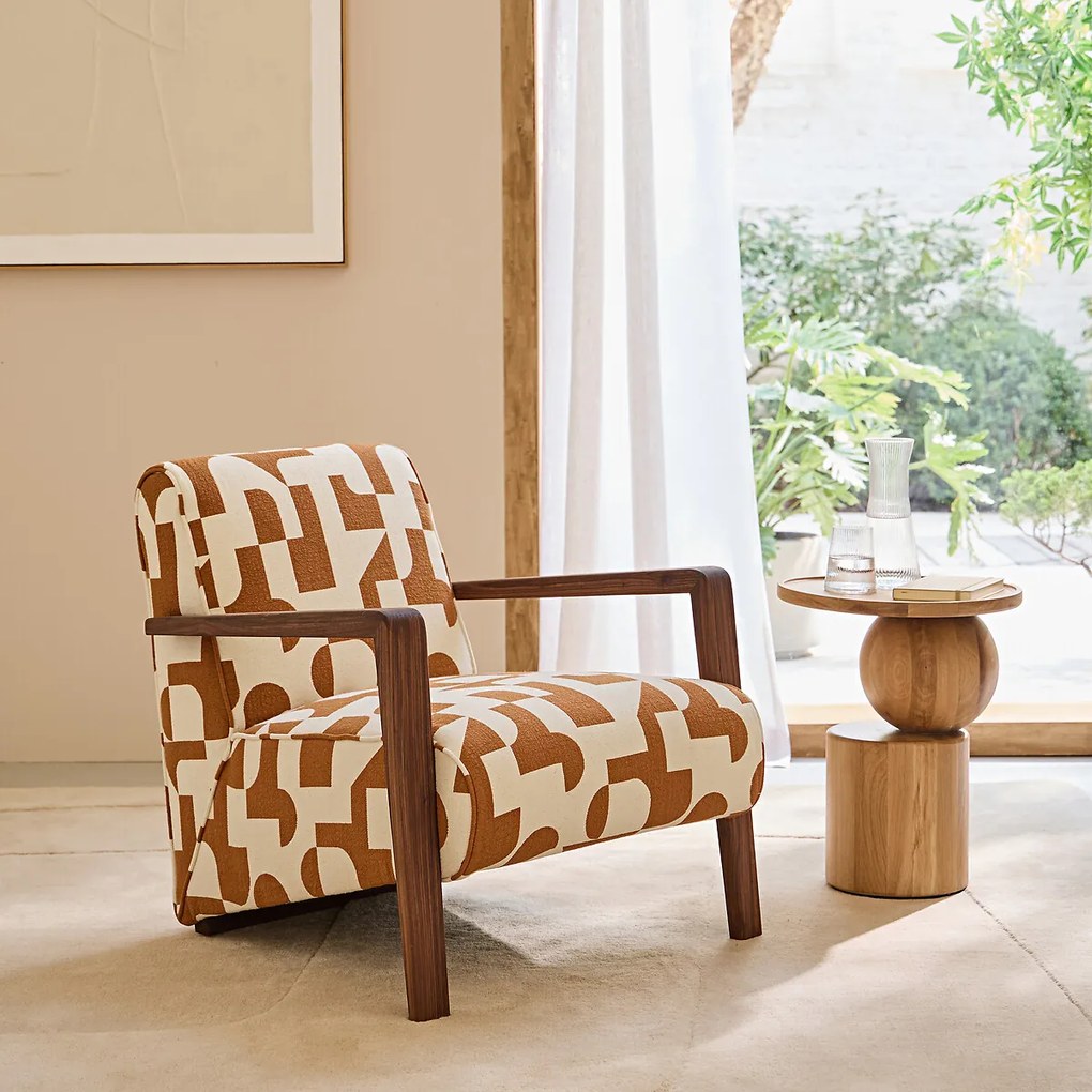 Fauteuil van massief notenhout, jacquard stof, Sanami