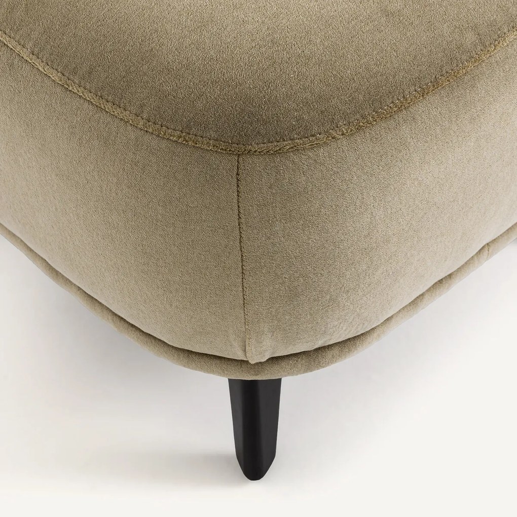 Voetenbank, in fluweel, Odalie, ontwerp Emmanuel Gallina