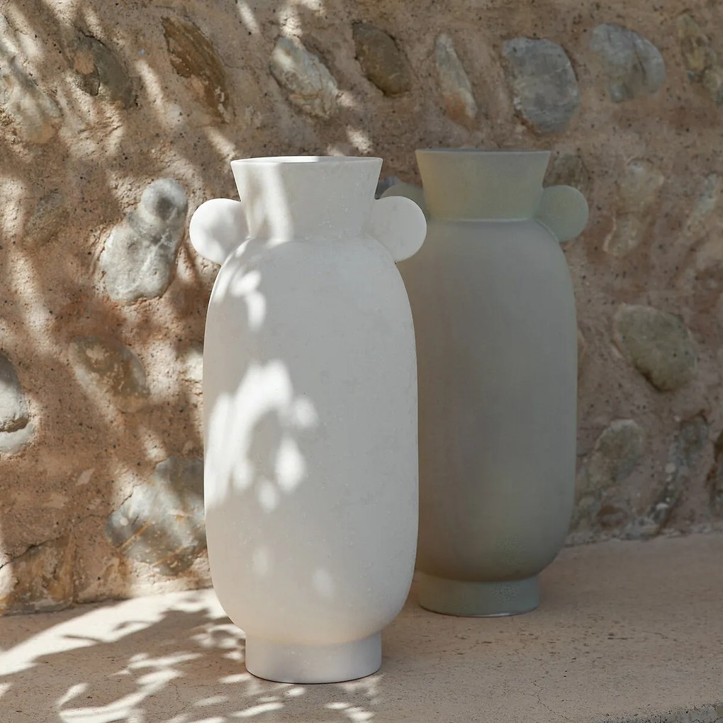 Vaas in witte keramiek, Onega