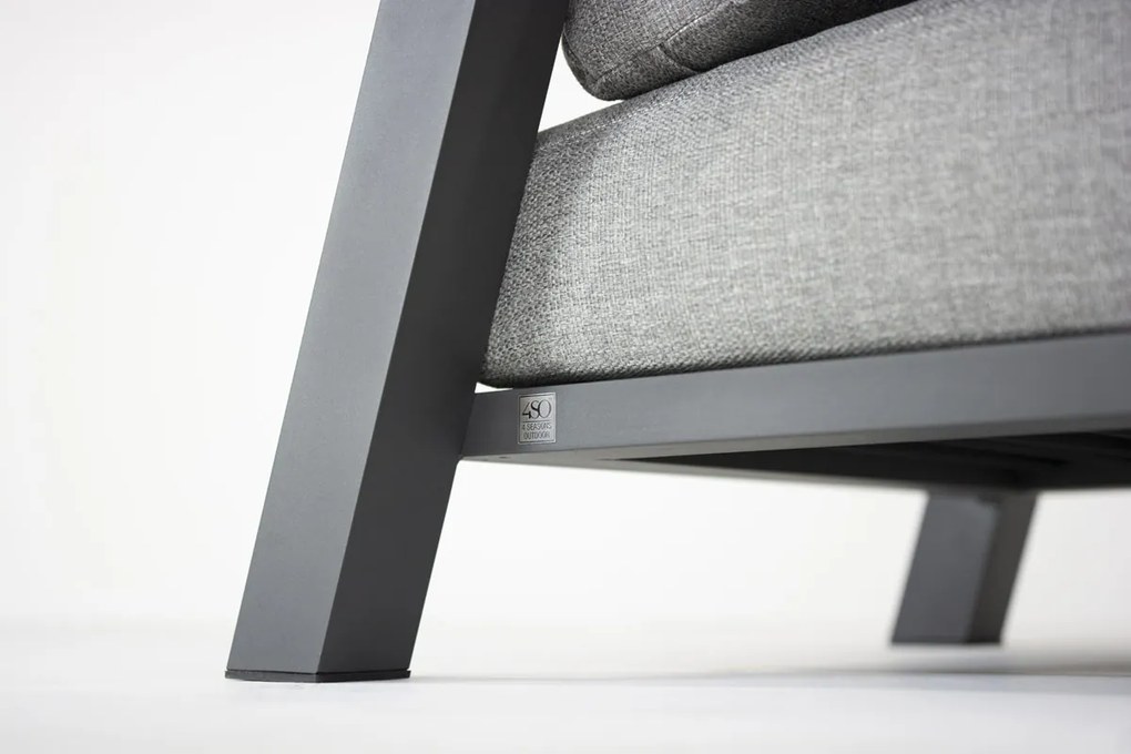 4 Seasons Outdoor Iconic loungestoel SALE Loungestoel antraciet weerbestendig