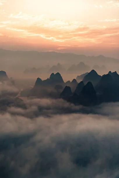 Kunstfotografie Guilin hills landscape at sunrise, Mario Martinez, (26.7 x 40 cm)