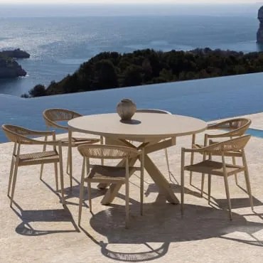 Set Van Uitschuifbare Tuintafel 145-200x145 Cm Barces En 6 Stapelbare Tuinstoelen Met Armleuningen Van Aluminium Amatria Tapioca Beige - Sklum