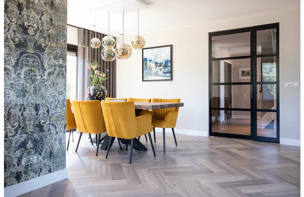 Goossens Eetkamerstoel Rob geel velvet stof met armleuning, urban industrieel