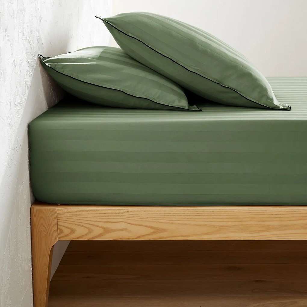 Hoeslaken van 118 draden gewassen katoensatijn, Victor gestreept